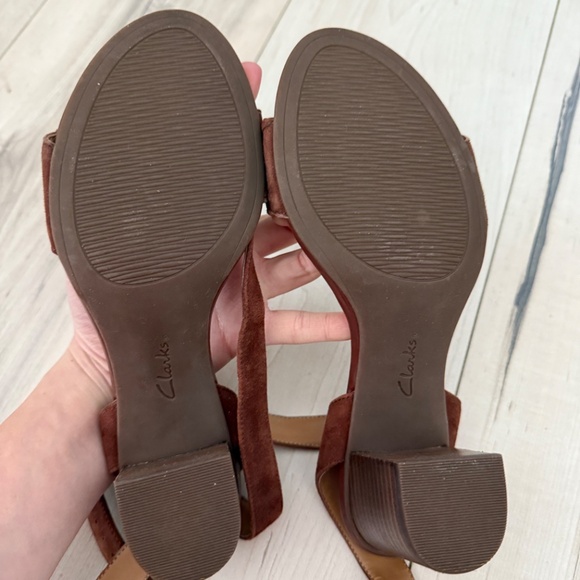 Clarks Artisan Suede Block Heel Sandals Ralene Size 7 - Picture 4 of 5